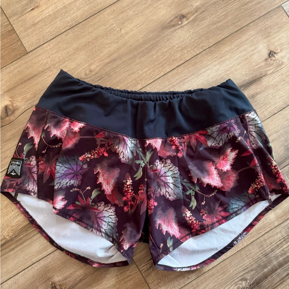 oiselle Roga Fall Floral Print Shorts |EUC | Size 6 | Liner | Pocket | 4” inseam